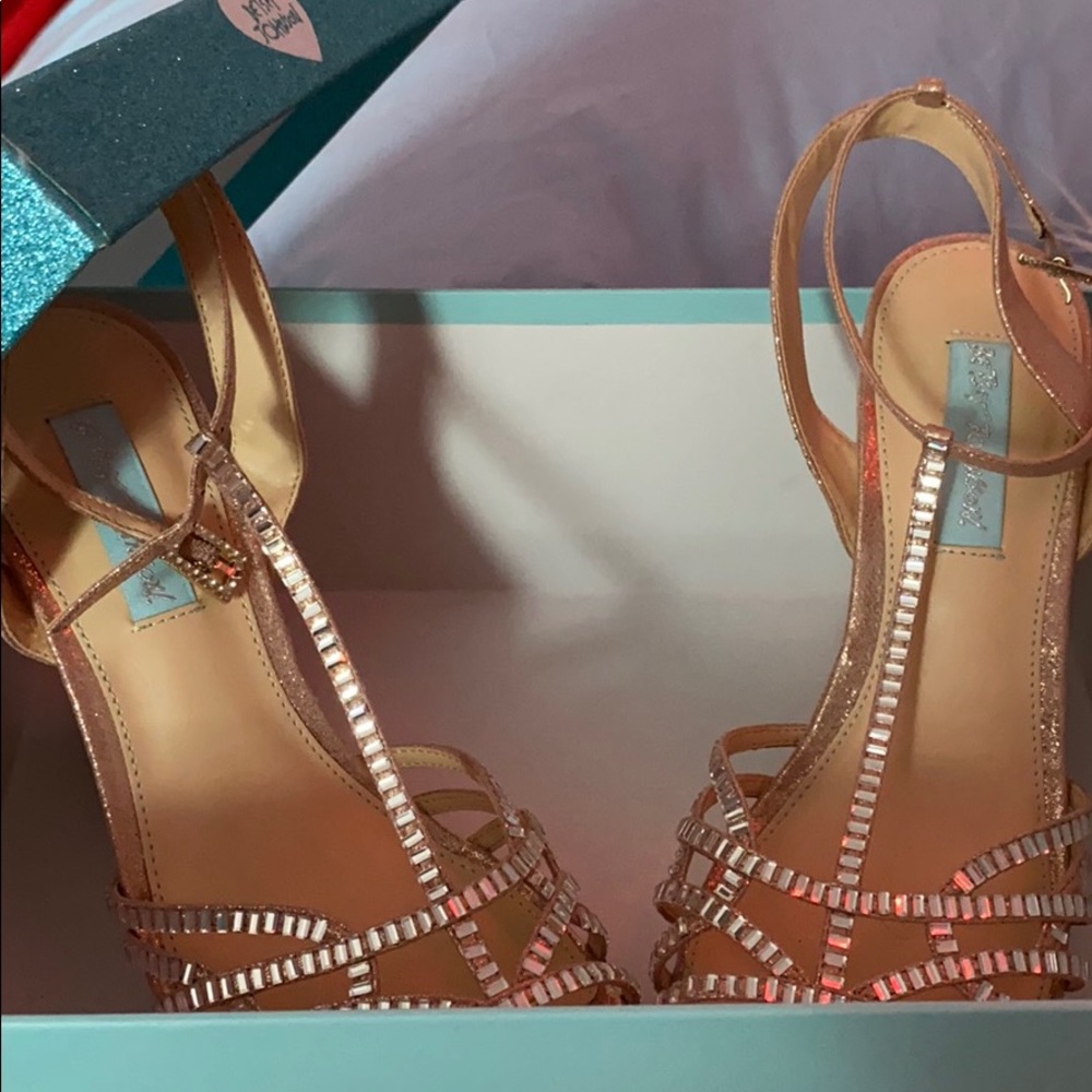 Betsy Johnson Ember Wedge